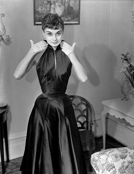 Audrey Hepburn Black Dress For Sunday Pictorial Black Shor Prom Dress