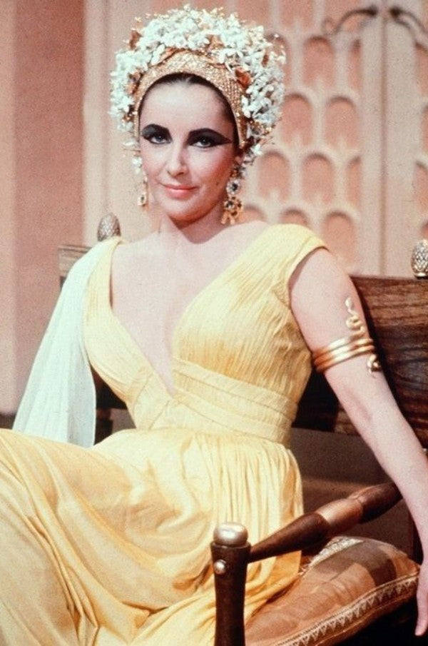 elizabeth taylor cleopatra blue dress Elizabeth Taylor and the Myth of Blue Eye Shadow