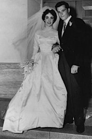 Elizabeth Taylor Wedding Dress  Long Sleeves Off Shoulder Bridal Gown Dress
