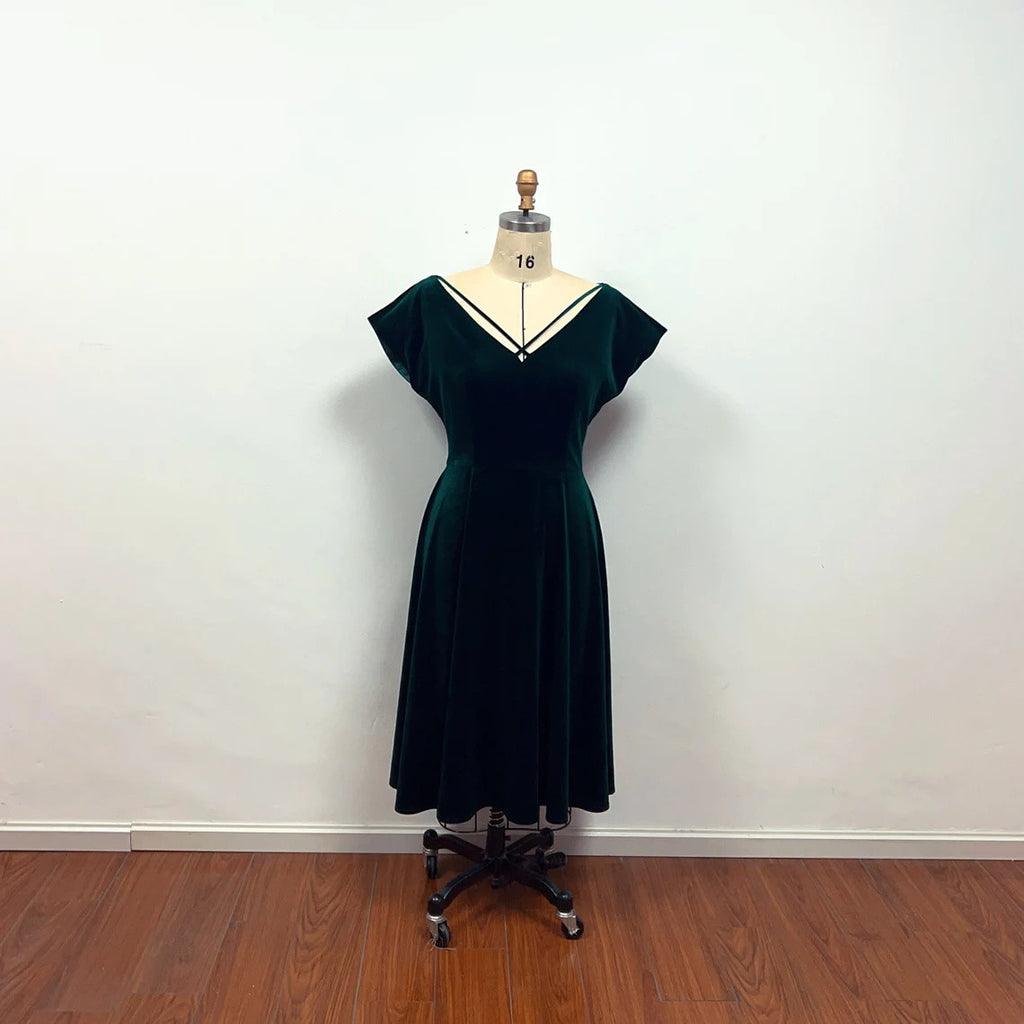 rosemary clooney white christmas green dress Rosemary Clooney sings Love, You Didnt Do Right by Me in the 1954 Christmas classic White Christmas. , Im forever obsessed with her dress in this scene designed by Edith Head , ., ., ., .,