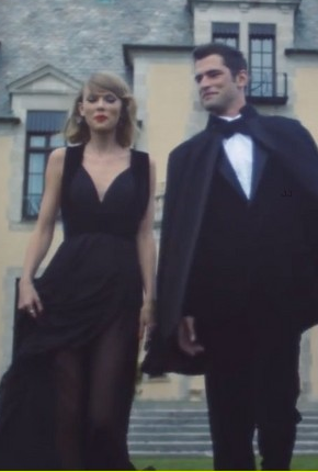 Inspired Taylor Swift Black Dress Chiffon Plunging Prom Dress