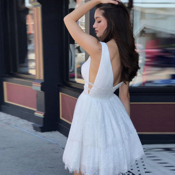 White Lace Deep V-Neck Backless Knee Length Homecoming Dresses