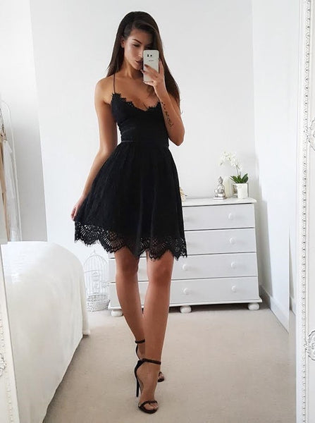 Black V-neck Spaghetti Straps Lace Applique Short Homecoming Dresses