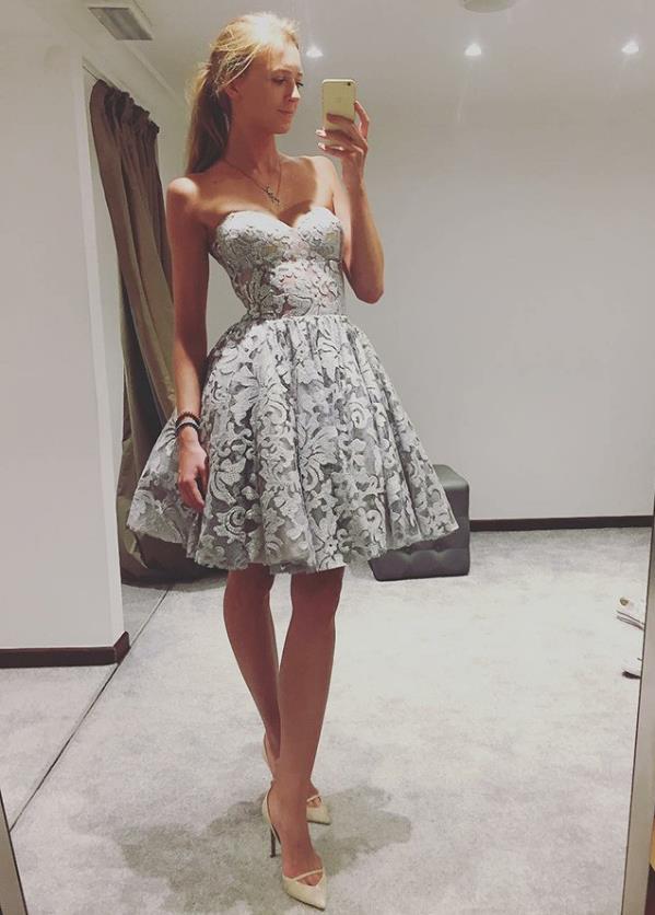 Grey Floral Strapless Above Knee Pleats Homecoming Dresses – Hoprom