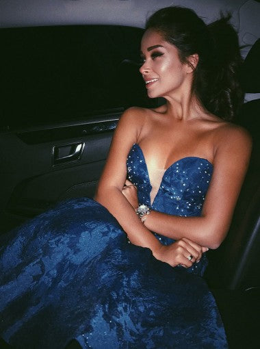 Blue Lace V-neck Strapless Beading Homecoming Dresses