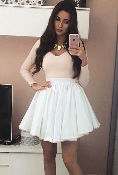 Pink Sweetheart Long Sleeve V-neck Pleated Short Homecoming Dresses