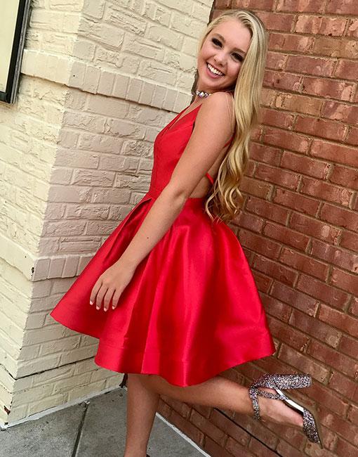 Red Straps V-neck Backless Stain Pleated Short Homecoming Dresses