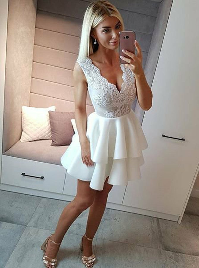 Tiered White V-neck Short Homecoming Dresses With Applique