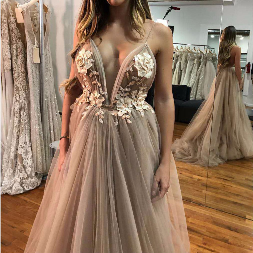 A Line Lace Flowers Tulle Backless Prom Dresses Spaghetti Straps V Neckline 3D Flowers Evening Dresses