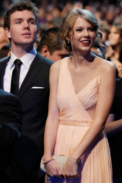 Pink Taylor Swift Short Sweetheart One Shoulder Dress Open Back Prom Celebrity Formal Dress People's Choice Awards