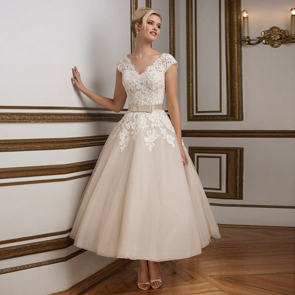 Lace Appliques Vintage Bridal Wedding Dress with Bow Sash