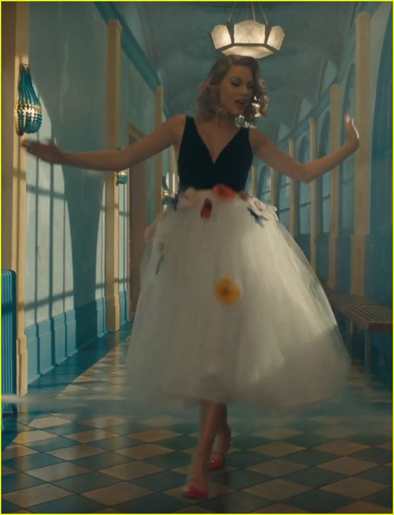 Black White Taylor Swift Me Dress V Neck Dress Flowers Prom Best Celeb Hoprom Black White Taylor Swift Me Dress V Neck Dress Flowers Prom Best Celeb Hoprom