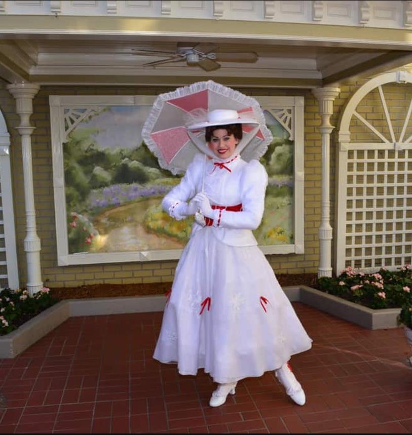 The white dress (child version) worn by Mary Poppins (Julie
