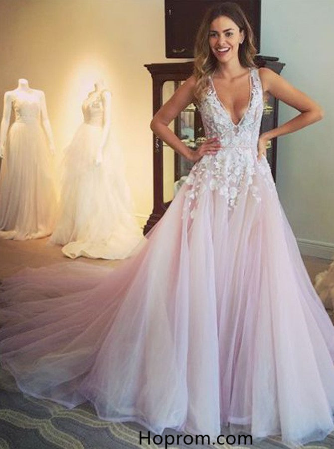Glamorous V-neck Sweep Train Lace Prom Dresses with Appliques
