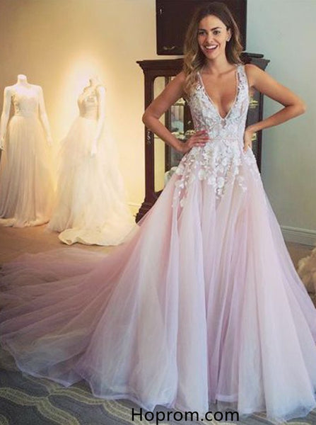 Glamorous V-neck Sweep Train Lace Prom Dresses with Appliques