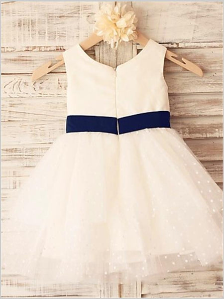 Organza Princess Sleeveless Scoop Flower Girl Dresses With Hand-made Flower