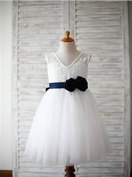 Tulle Princess V-neck Sleeveless Flower Girl Dresses Floor Length Dress with Hand-made Flower