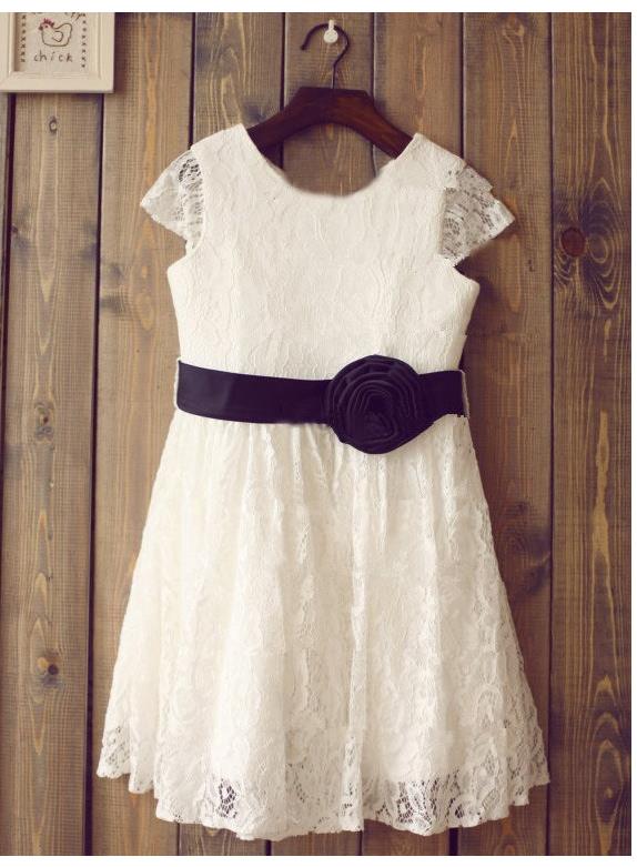 Lace Princess Scoop Short Sleeves flower girls Dresses With Hand-Made Flower